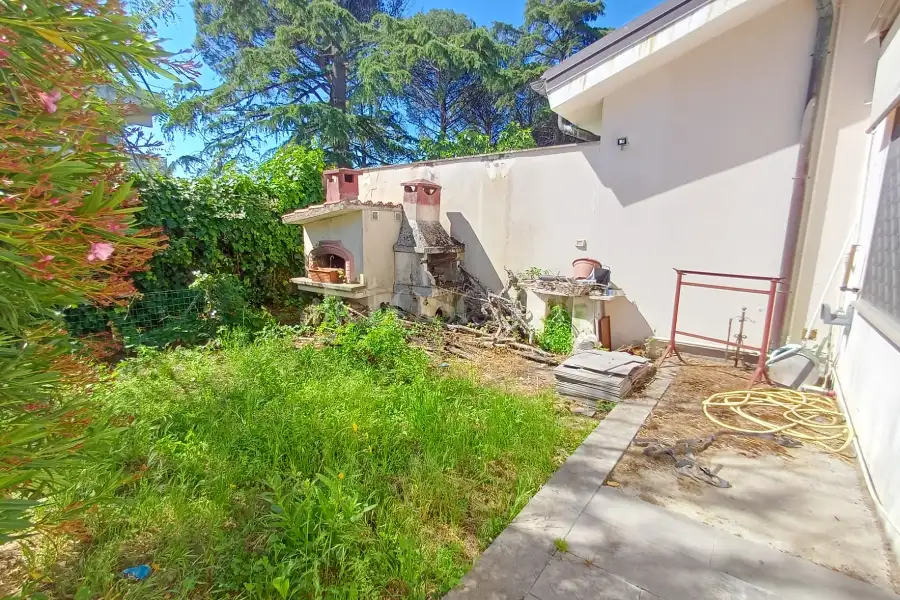 Villa in vendita di 370 mq a €495.000 (rif. 9/2026)