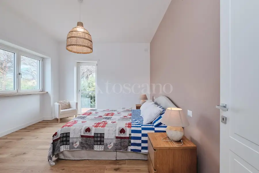 Villa in vendita di 259 mq a €1.100.000 (rif. 2/2026)