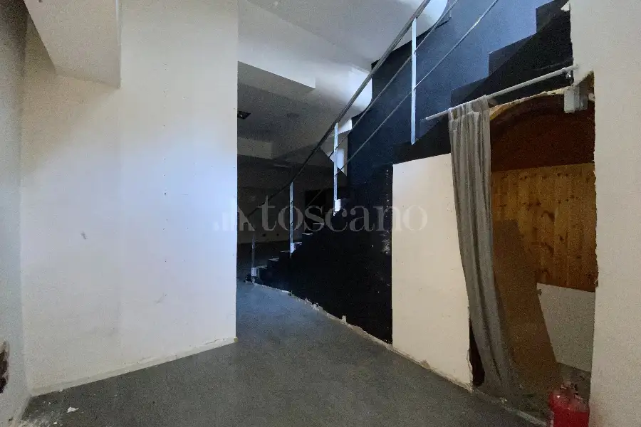 Negozio in vendita di 166 mq a €240.000 (rif. 56/2026)