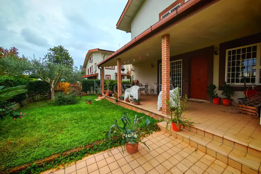 Villa Plurifamiliare in vendita di 250 mq a €699.000 (rif. 36/2025)