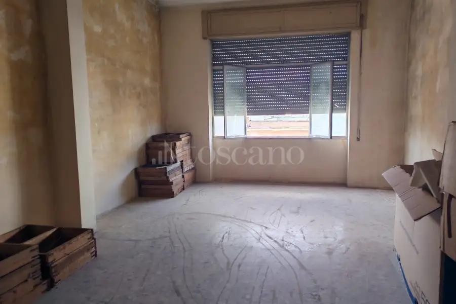 Box in vendita di 174 mq a €165.000 (rif. 53/2025)