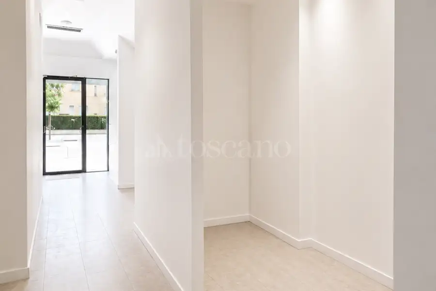 Negozio in vendita di 78 mq a €400.000 (rif. 4/2026)