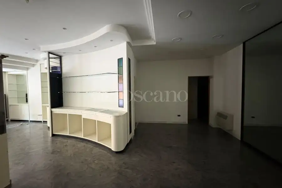Negozio in affitto di 100 mq a €1.800 (rif. 74/2026)