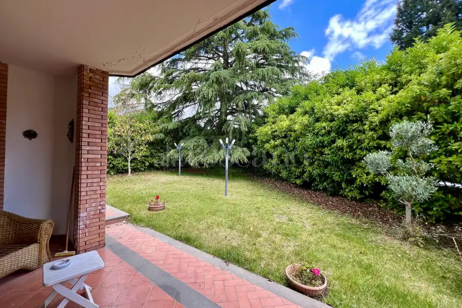 Villa Bifamiliare in vendita di 287 mq a €415.000 (rif. 87/2025)