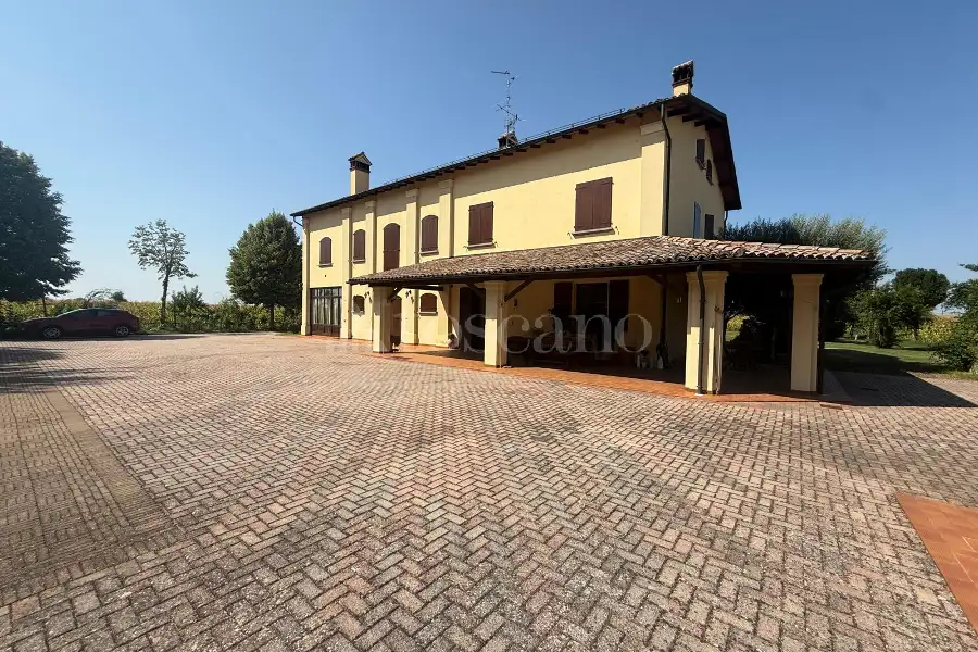 Casa Indipendente in vendita di 600 mq a €1.359.000 (rif. 49/2026)