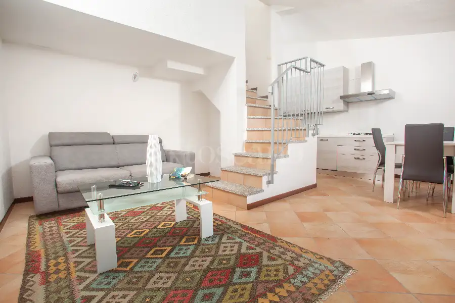 Villa Plurifamiliare in vendita di 256 mq a €770.000 (rif. 1/2026)