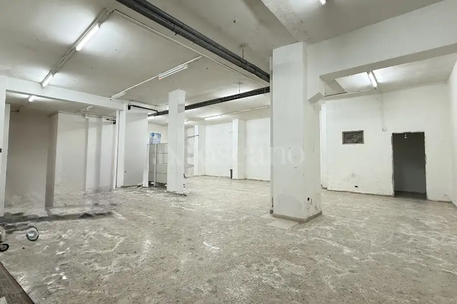 Negozio in vendita di 416 mq a €219.000 (rif. 4/2026)