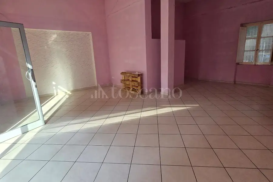 Negozio in vendita di 68 mq a €58.000 (rif. 30/2026)