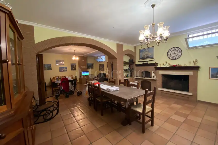 Villa Bifamiliare in vendita di 220 mq a €665.000 (rif. 44/2025)