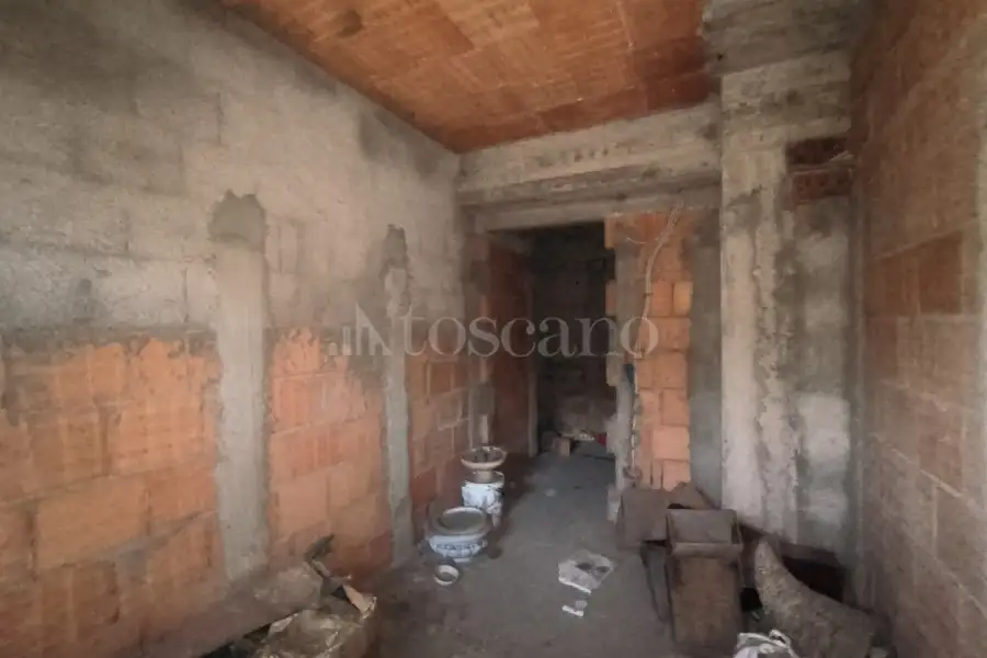 Casa Indipendente in vendita di 344 mq a €110.000 (rif. 46/2025)