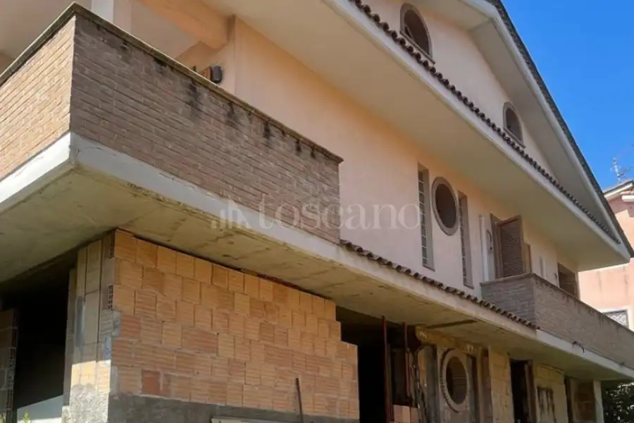 Villa in vendita di 320 mq a €339.000 (rif. 26/2025)