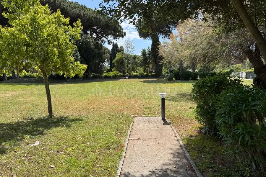 Villa Plurifamiliare in vendita di 250 mq a €575.000 (rif. 25/2026)