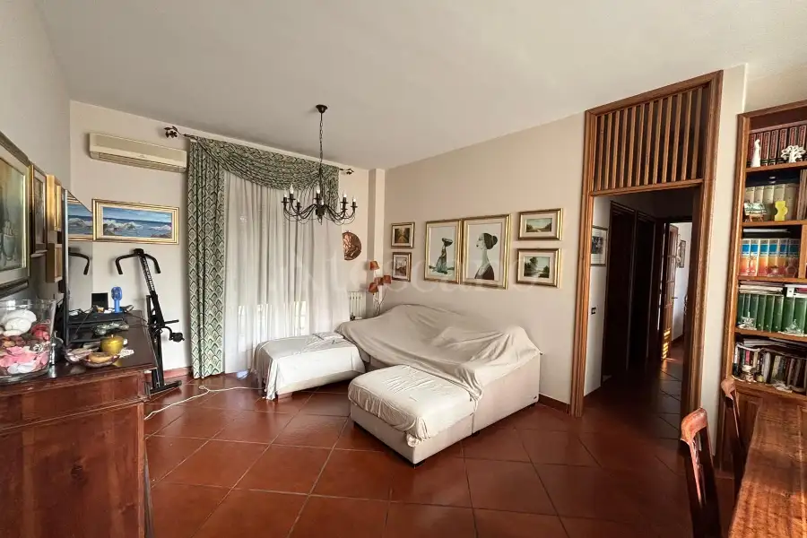 Palazzo in vendita di 270 mq a €430.000 (rif. 166/2025)