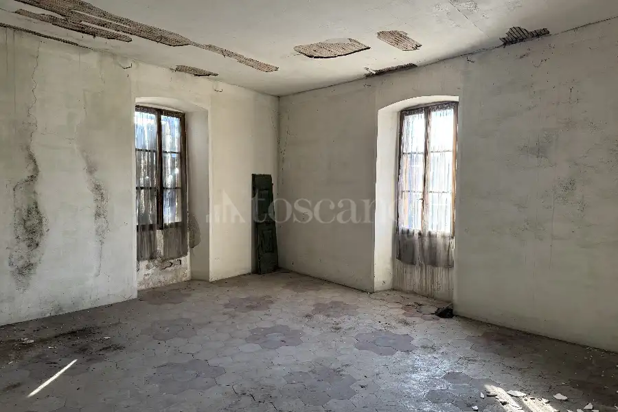 Rustico in vendita di 350 mq a €395.000 (rif. 3/2026)