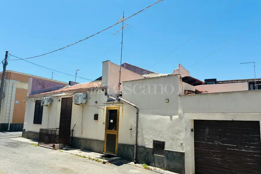 Casa Indipendente in vendita di 219 mq a €1.050.000 (rif. 106/2026)