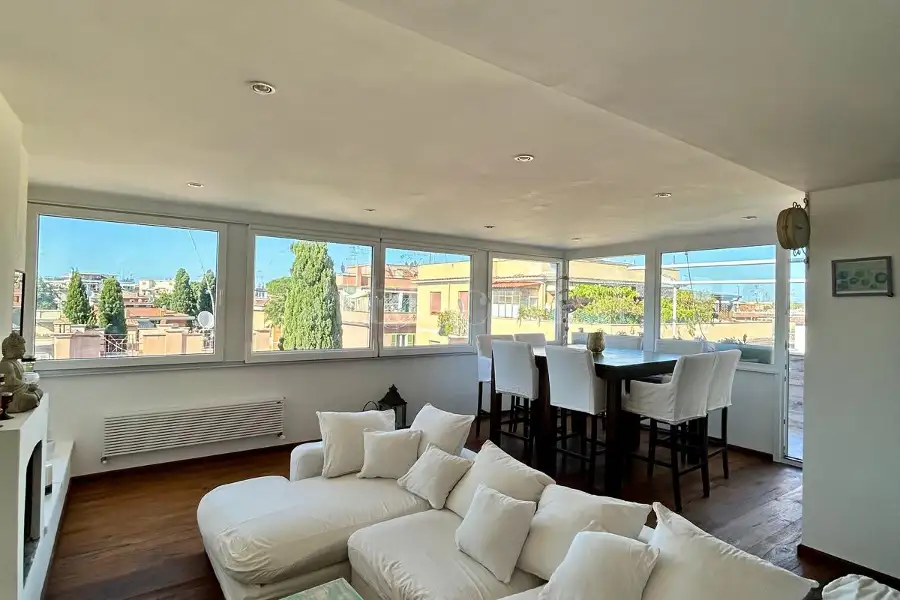 Attico in vendita di 97 mq a €325.000 (rif. 34/2026)