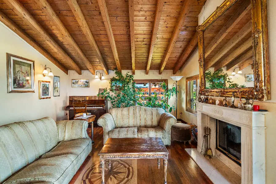 Villa in vendita di 583 mq a €2.680.000 (rif. 66/2025)