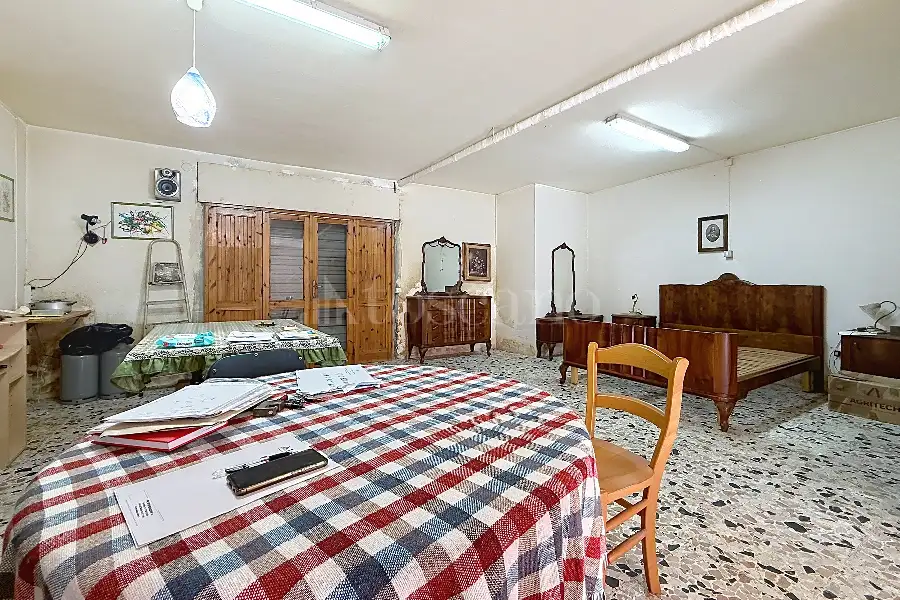 Laboratorio in vendita di 120 mq a €69.000 (rif. 150/2026)