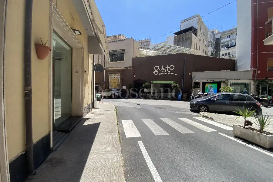 Negozio in affitto di 24 mq a €550 (rif. 90/2025)
