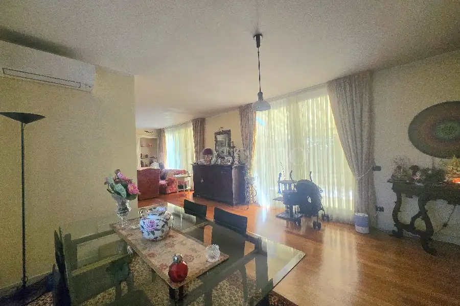 Villa in vendita di 250 mq a €710.000 (rif. 54/2026)