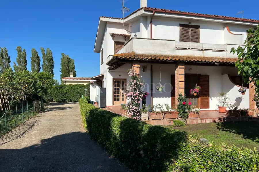 Villa Bifamiliare in vendita di 140 mq a €295.000 (rif. 95/2025)