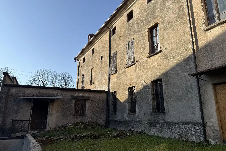 Rustico in vendita di 350 mq a €395.000 (rif. 3/2026)