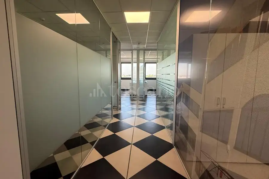 Ufficio in vendita di 300 mq a €350.000 (rif. 24/2026)