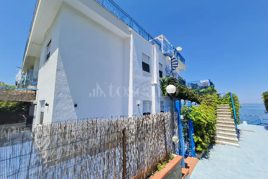 Villa Bifamiliare in vendita di 203 mq a €760.000 (rif. 51/2026)