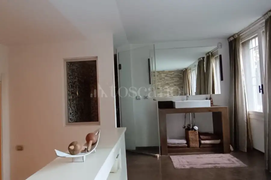 Casa in vendita di 220 mq a €835.000 (rif. 18/2025)