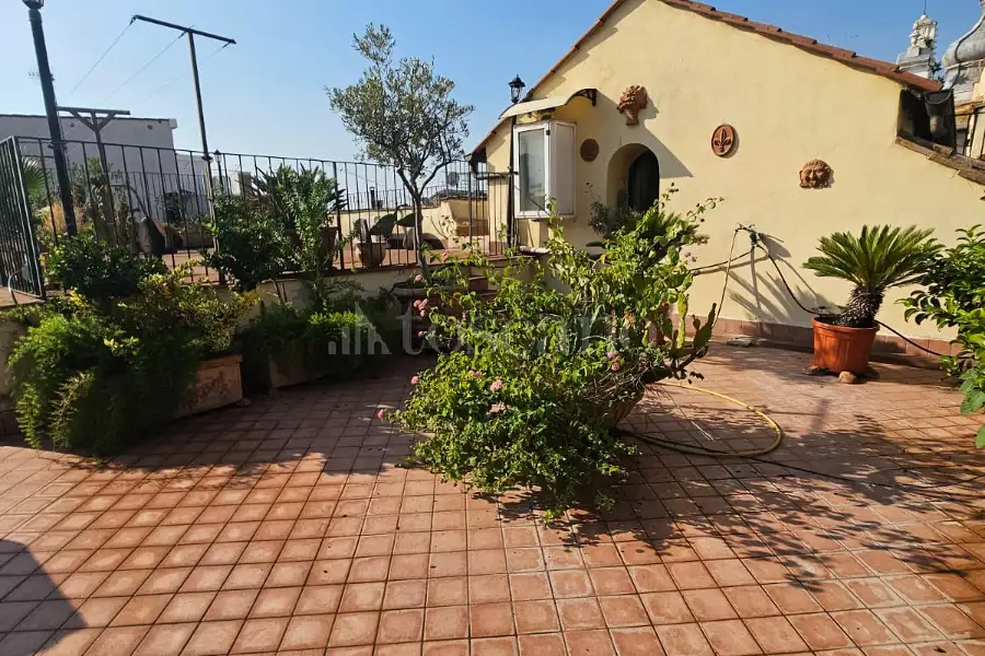 Attico in vendita di 350 mq a €780.000 (rif. 38/2026)
