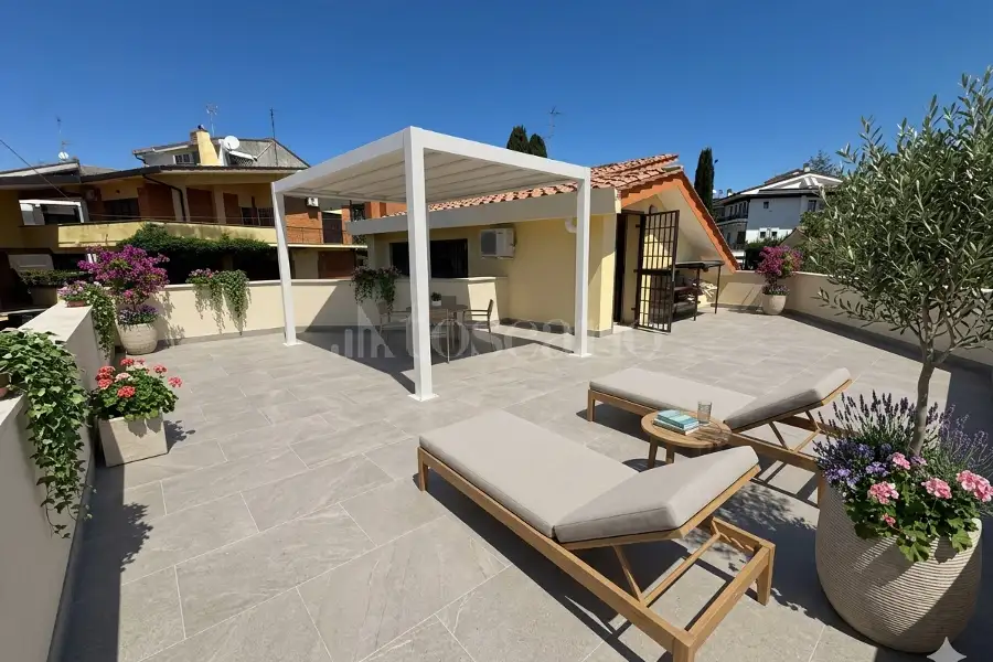Villa Plurifamiliare in vendita di 300 mq a €649.000 (rif. 18/2026)