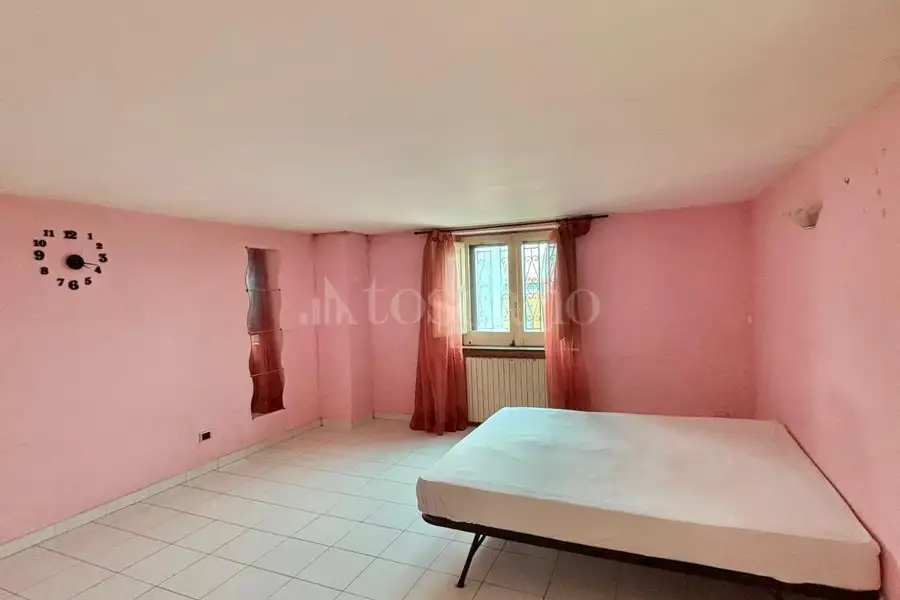 Casa Indipendente in vendita di 350 mq a €99.000 (rif. 101/2026)