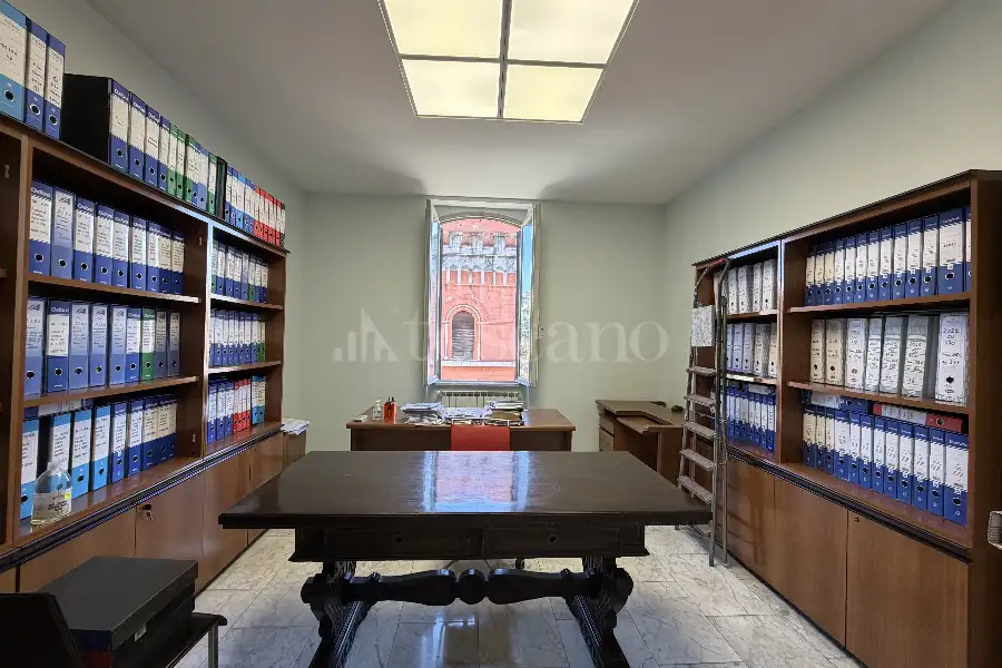Palazzo in affitto di 600 mq a €16.000 (rif. 24/2025)