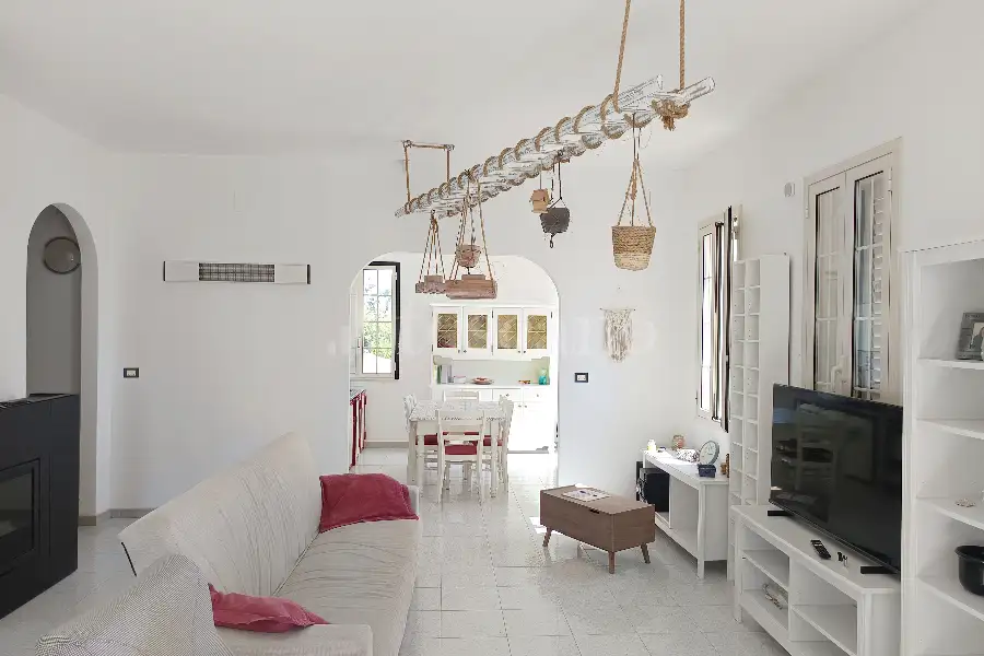 Villa in vendita di 470 mq a €698.000 (rif. 76/2026)