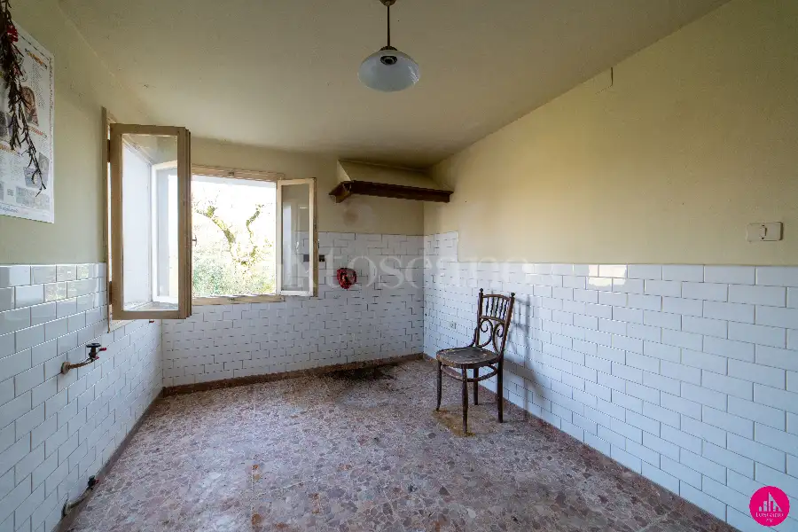 Rustico in vendita di 295 mq a €59.000 (rif. 181/2026)