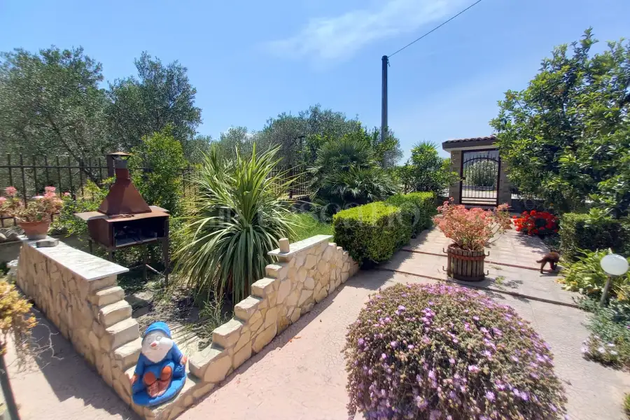 Villa Bifamiliare in vendita di 120 mq a €235.000 (rif. 26/2024)