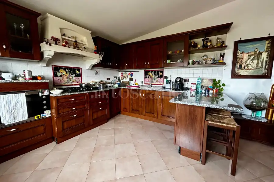 Villa in vendita di 370 mq a €699.000 (rif. 1/2026)