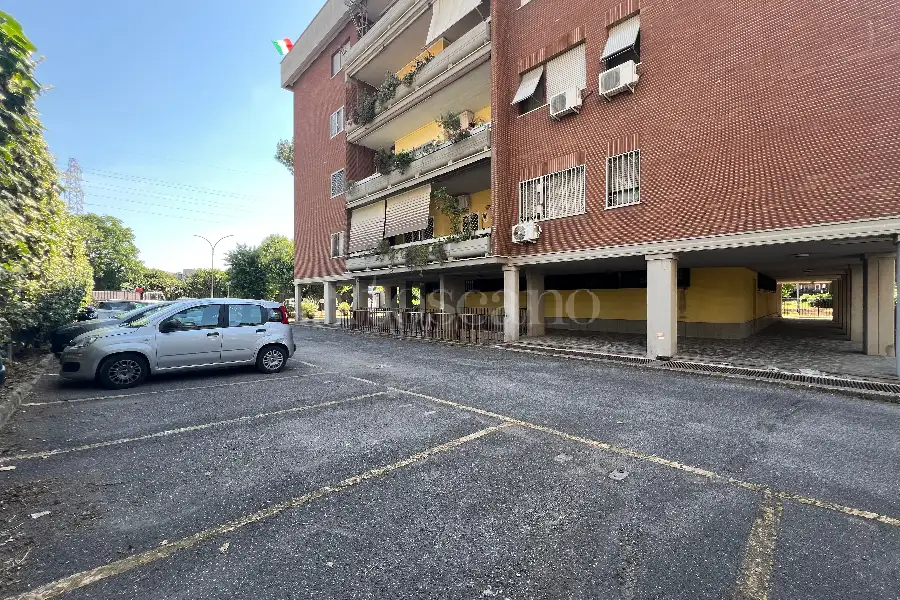 Posto Auto in vendita di 10 mq a €12.000 (rif. 12/2026)