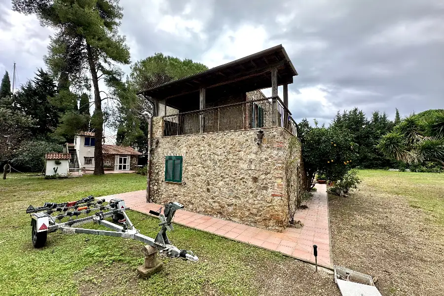 Casale in vendita di 200 mq a €790.000 (rif. 22/2025)