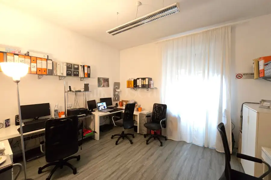 Ufficio in affitto di 110 mq a €1.800 (rif. 19/2026)
