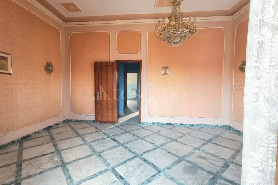 Casa Indipendente in vendita di 416 mq a €298.000 (rif. 174/2026)