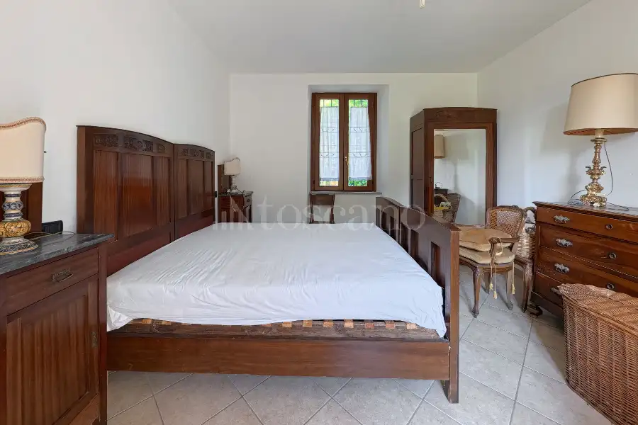 Villa Plurifamiliare in vendita di 310 mq a €515.000 (rif. 161/2026)