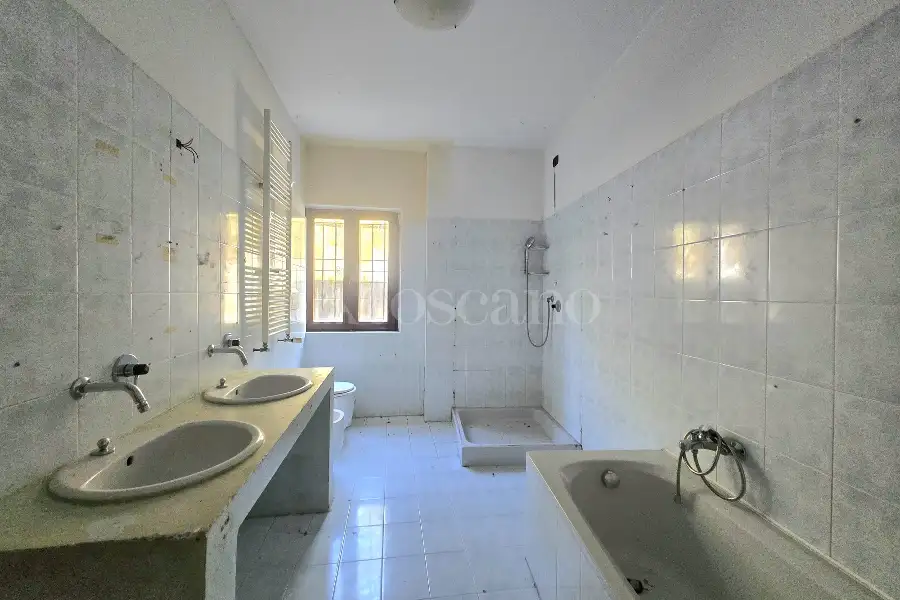 Villa in vendita di 200 mq a €780.000 (rif. 38/2026)
