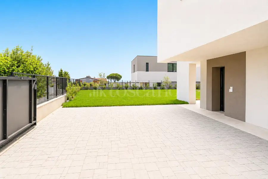 Villa in vendita di 292 mq a €1.590.000 (rif. 12/2025)