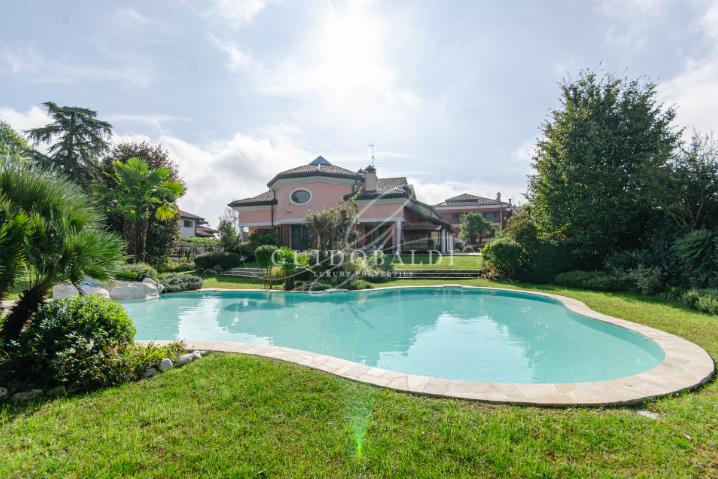 Villa in vendita di 1.000 mq a €2.500.000 (rif. 64/2024)2356682