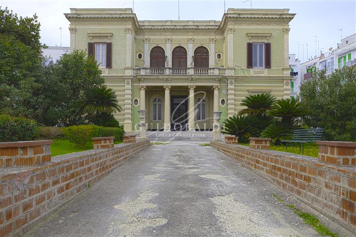 Casa in vendita di 700 mq trattativa riservata (rif. 16/2023)1804916