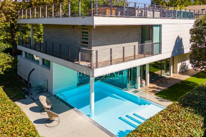 Villa in vendita di 350 mq a €1.390.000 (rif. 9/2026) 2872565