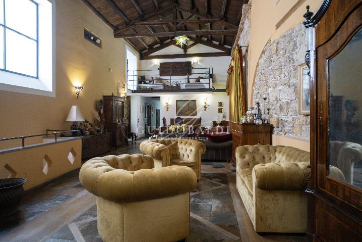 Casa in vendita di 650 mq a €1.800.000 (rif. 13/2025)2637855