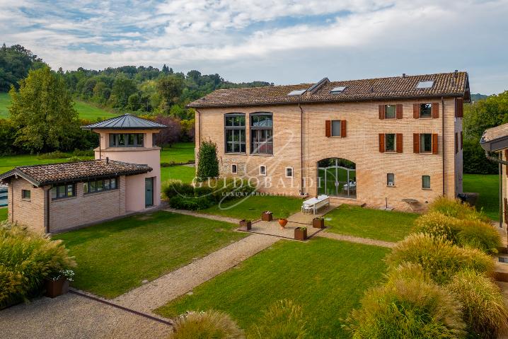 Villa in vendita di 750 mq a €1.980.000 (rif. 8/2026) 2871690