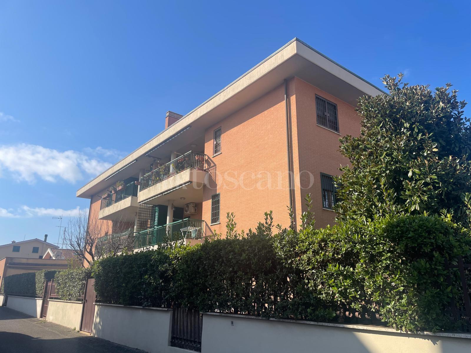 vendita Casa a Roma in Via della Tenuta del Casalotto, Morena 62025 |  Toscano